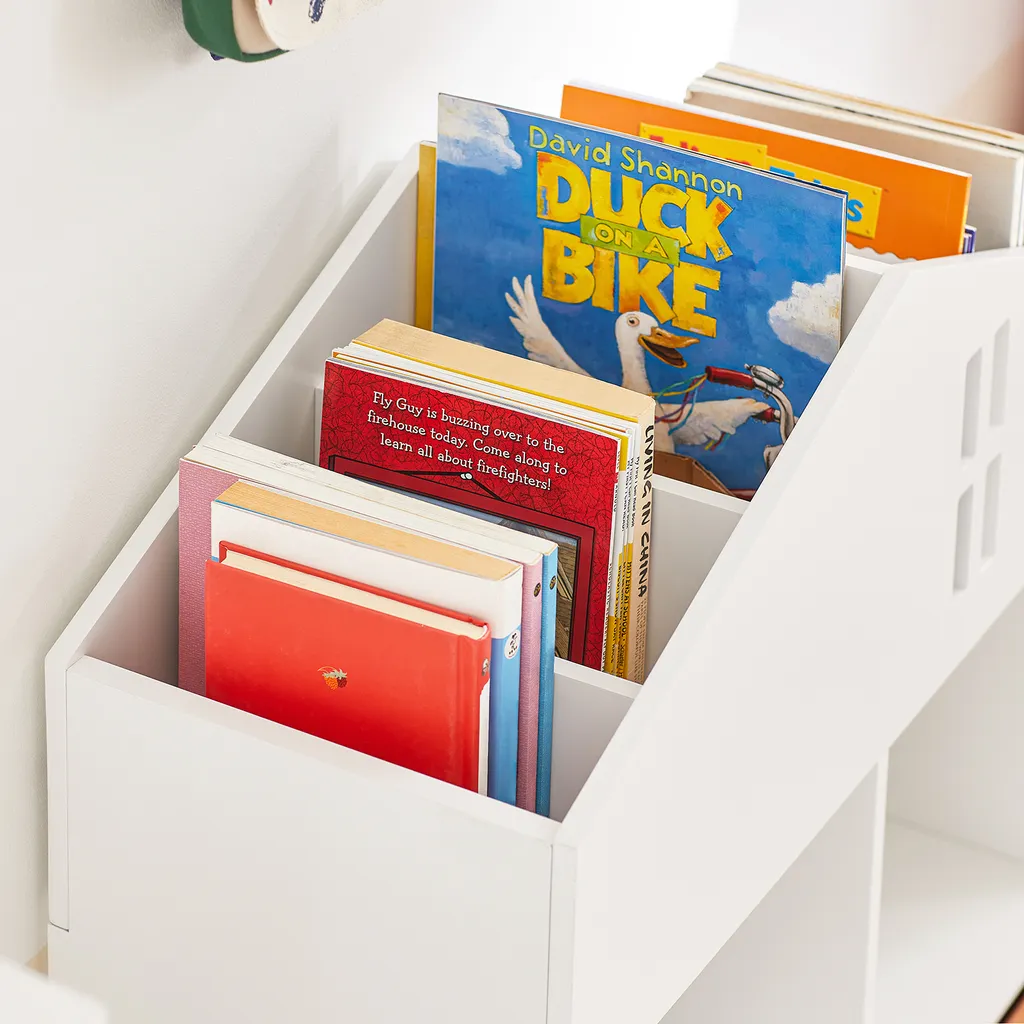 SoBuy KMB49-W Kinder Bücherregal Mit Haus-Design Kinderregal Mit 2 Stoffboxen Spielzeugregal Aufbewahrungsregal Für Kinder Spielzeug-Organizer Weiß BHT Ca.: 65x91x27cm – Bild 5